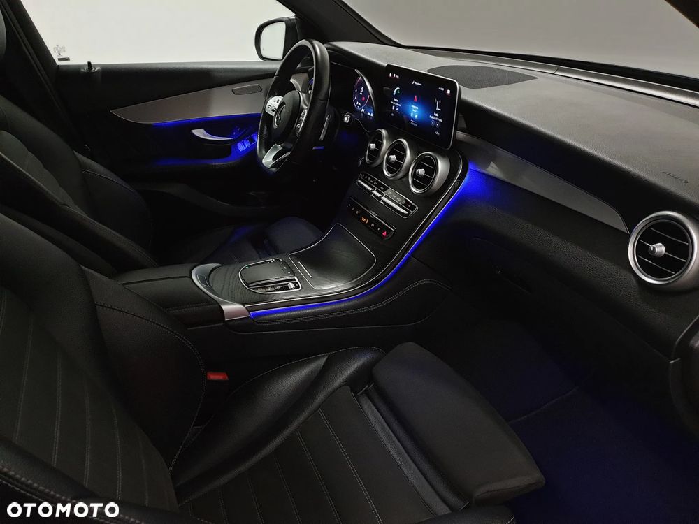 Mercedes-Benz GLC 300 d 4Matic 9G-TRONIC AMG Line Plus - 27