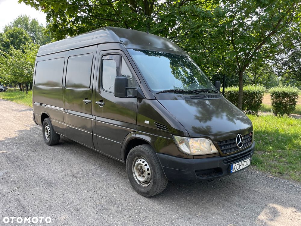 Mercedes-Benz Sprinter - 11