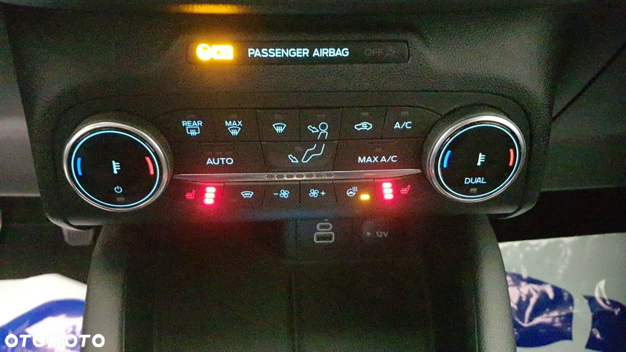 Ford Kuga - 28