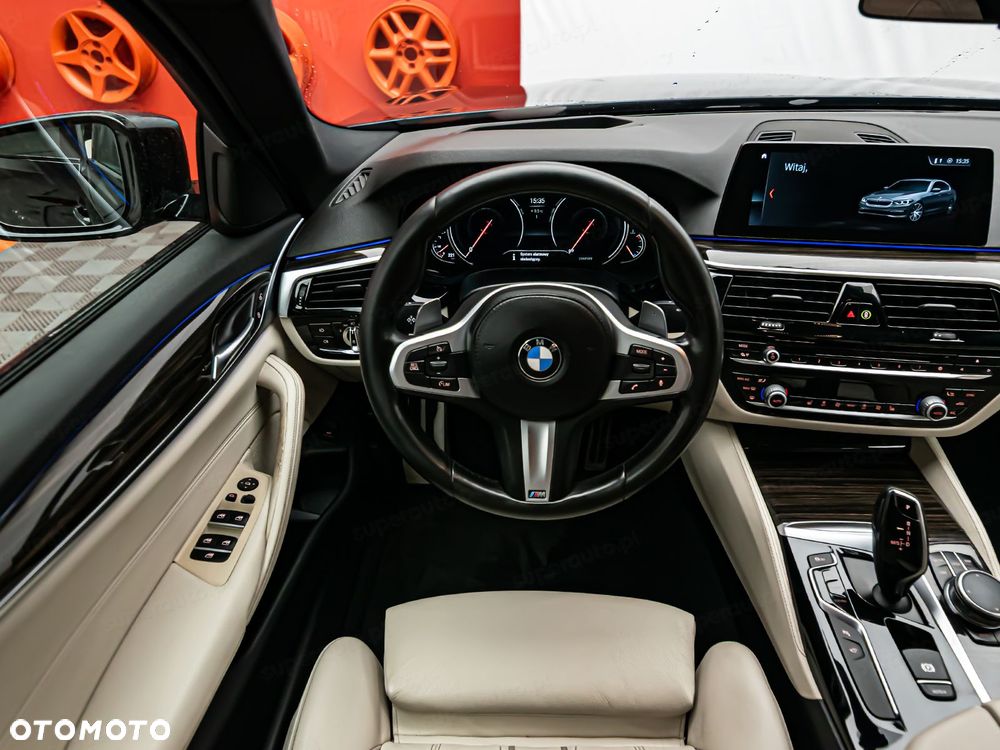 BMW Seria 5 530i xDrive - 14