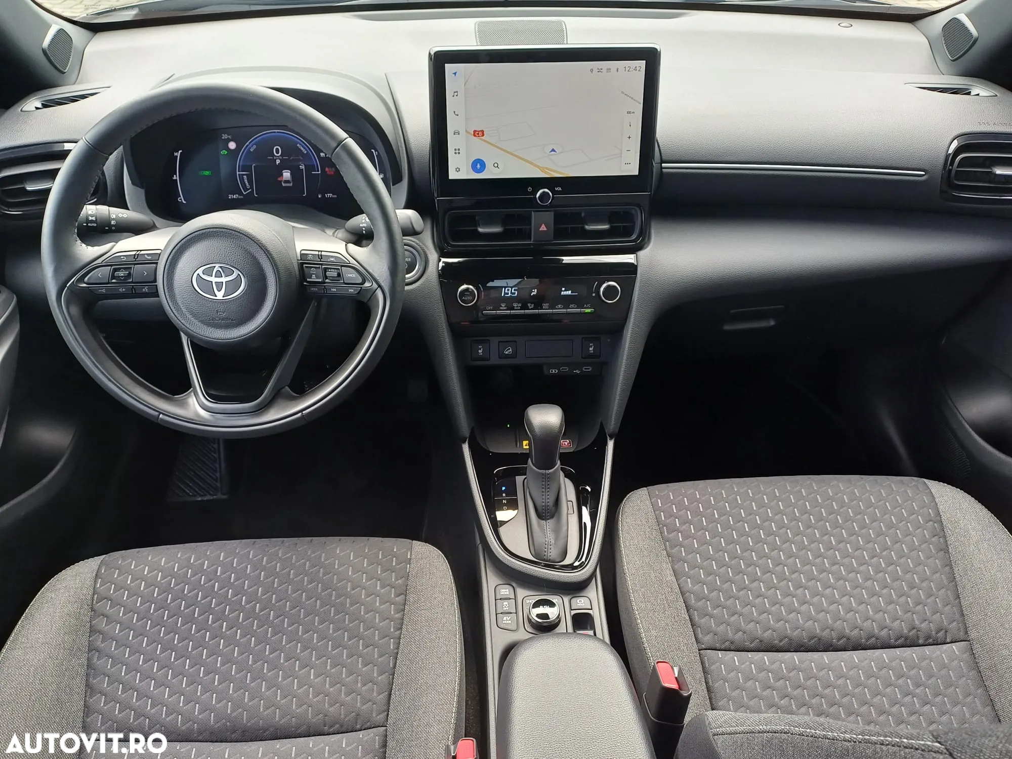Toyota Yaris Cross 1.5 VVT-i HSD 4x4 Dynamic - 9