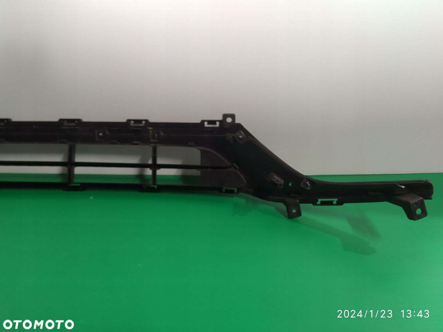 KRATKA ŚRODKOWA ZDERZAKA PRZÓD KIA VENGA LIFT 14- 86561-1P500 - 8