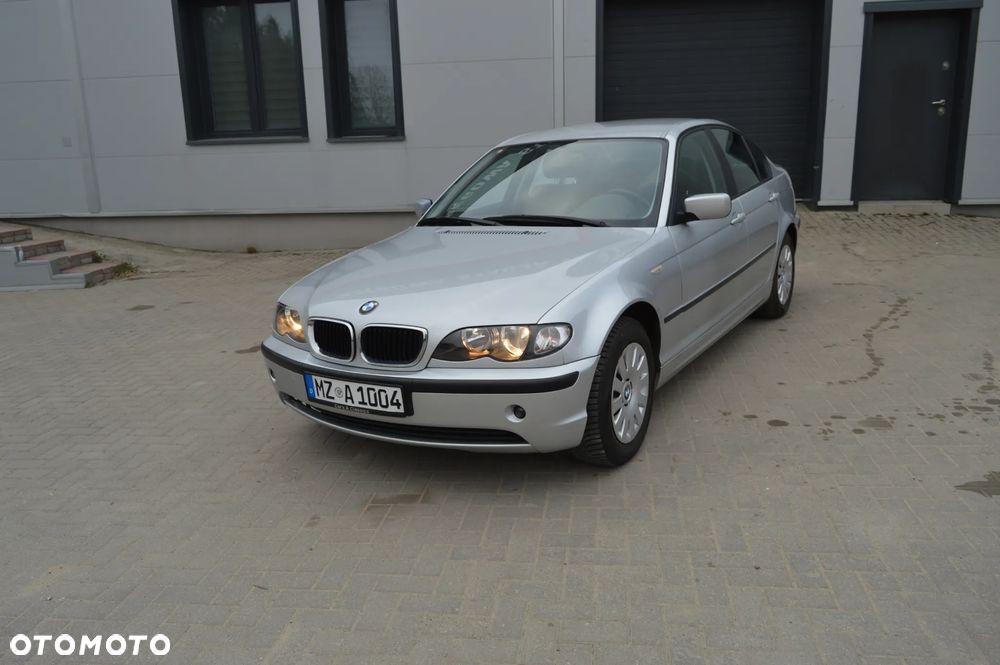 BMW Seria 3 318i - 4