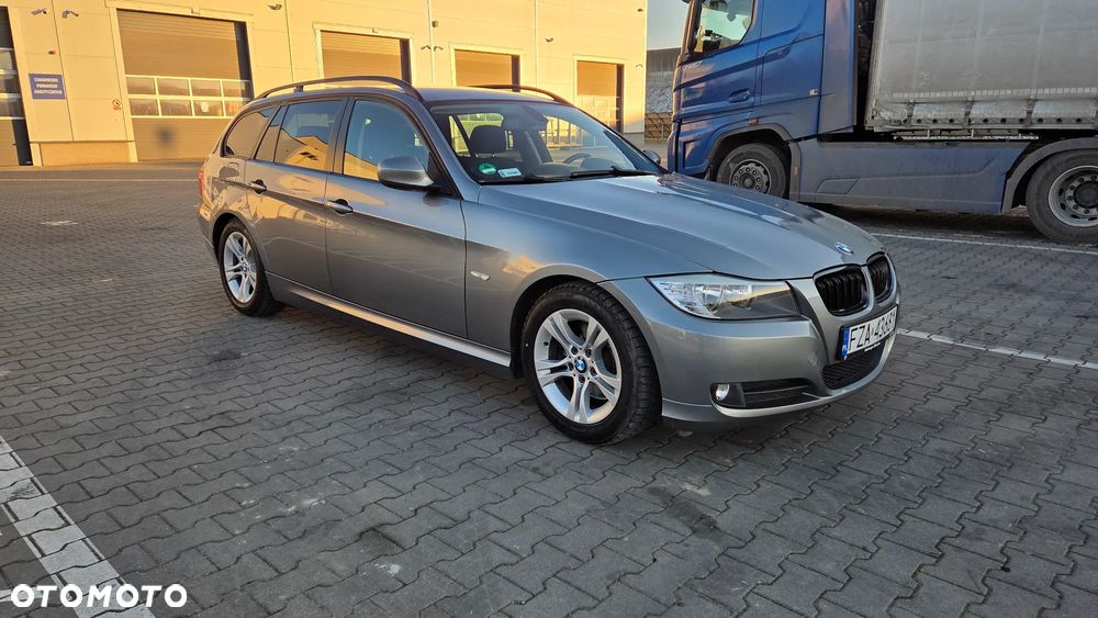 BMW Seria 3 318d DPF - 1