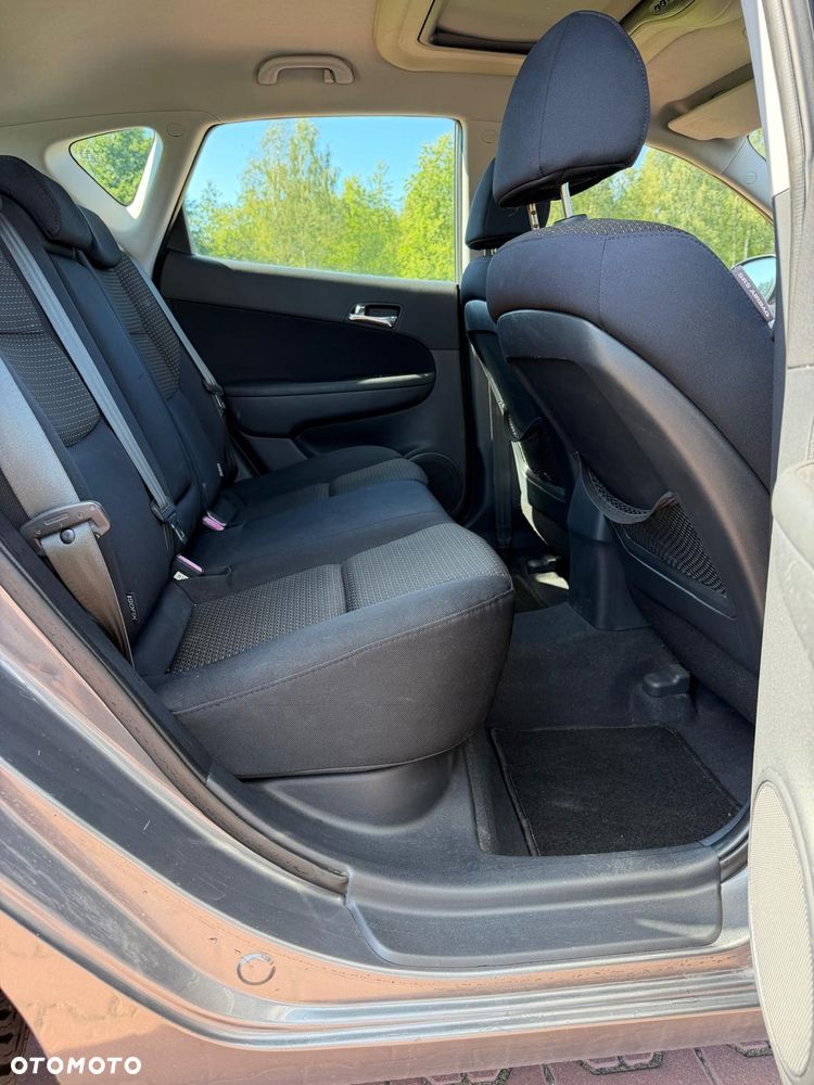 Hyundai i30 1.6 blue Comfort - 9