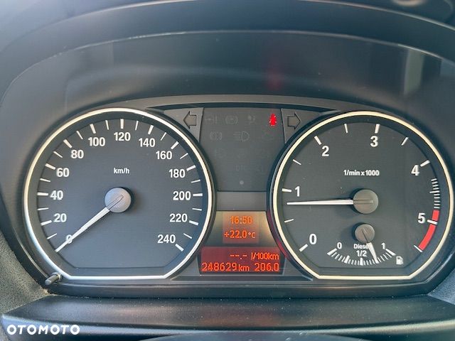 BMW Seria 1 118d - 23