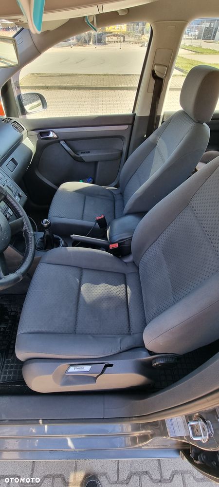 Volkswagen Touran 1.9 TDI Basis - 2