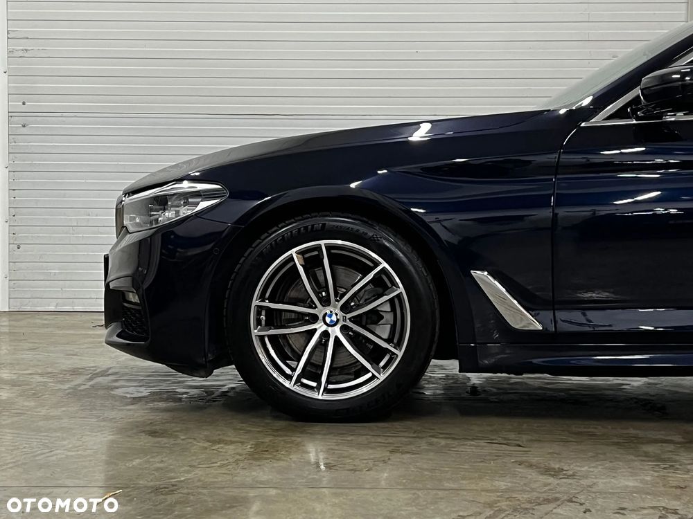 BMW Seria 5 520d xDrive M Sport sport - 38