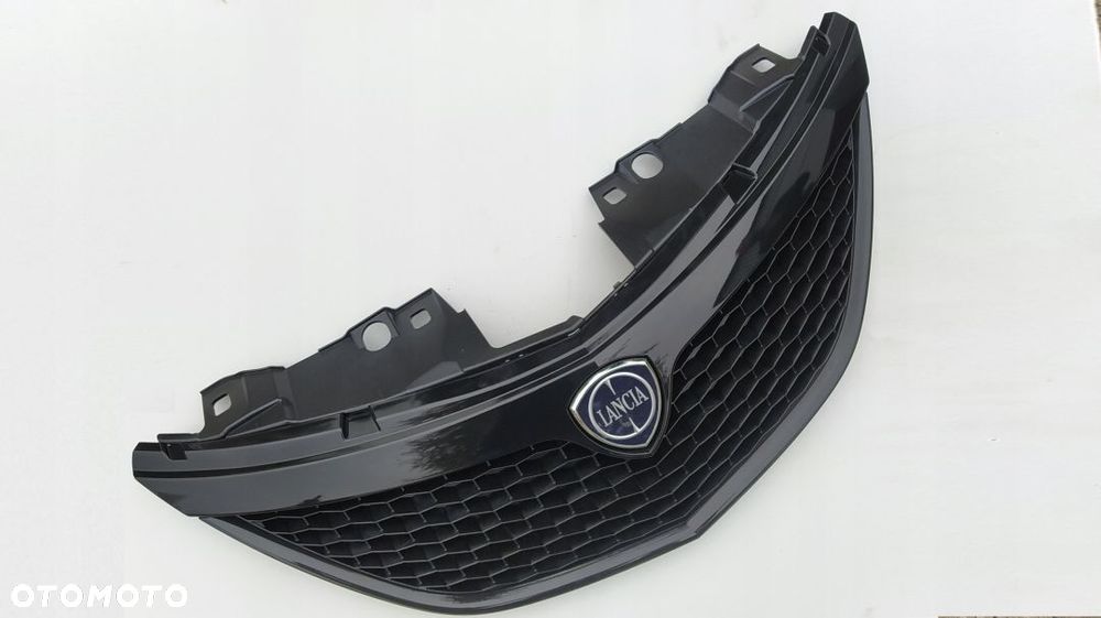 GRILL ATRAPA LANCIA YPSILON 735618647 - 1