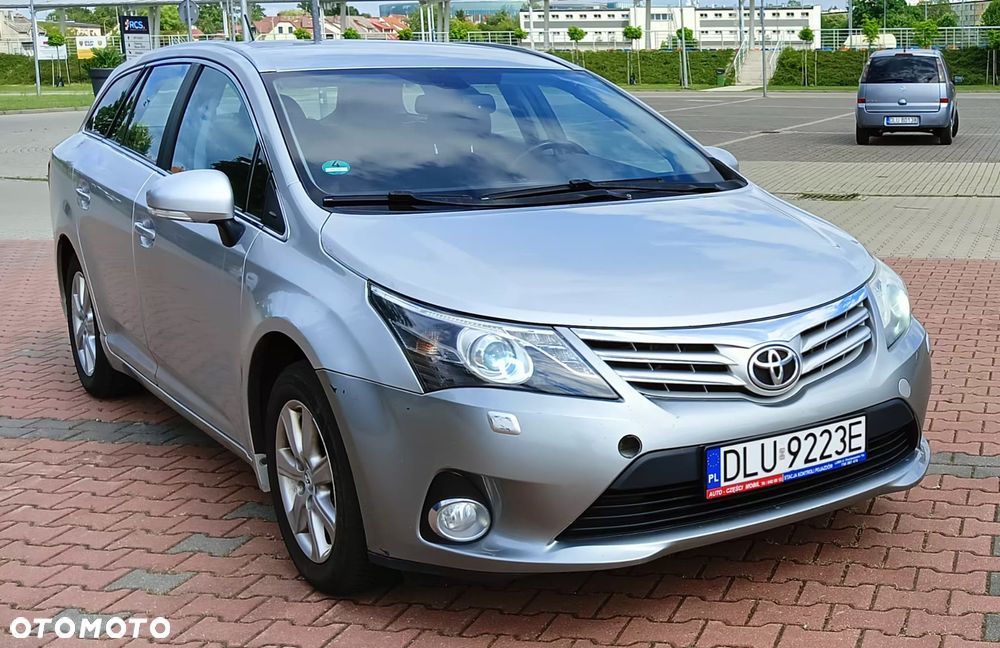 Toyota Avensis 2.0 Style MS - 22