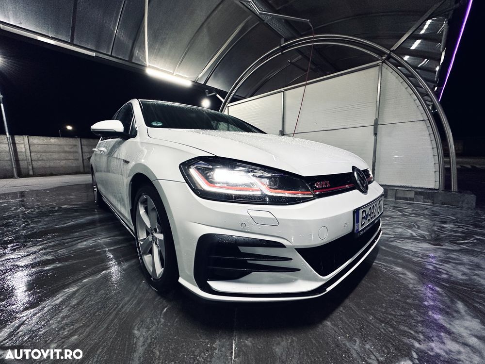 Volkswagen Golf - 13