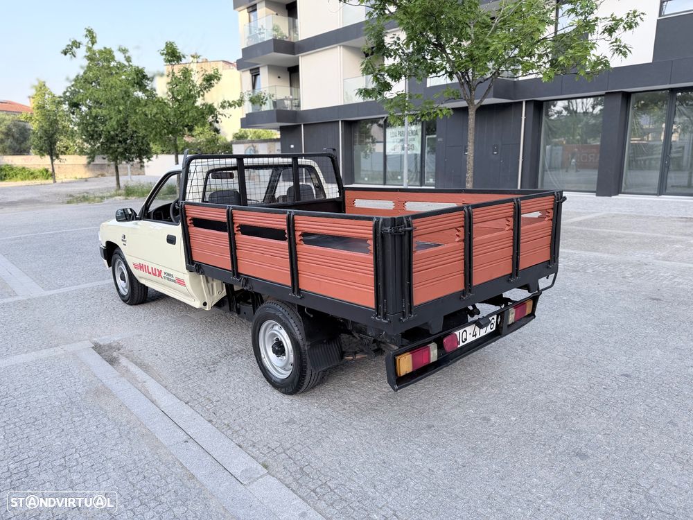 Toyota Hilux 2.4 D LN85L - 3