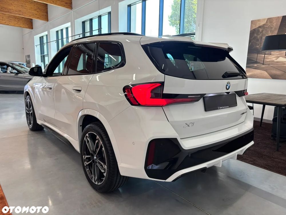 BMW X1 sDrive20i mHEV - 4