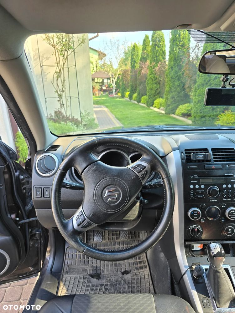 Suzuki Grand Vitara 2.4 Premium - 8