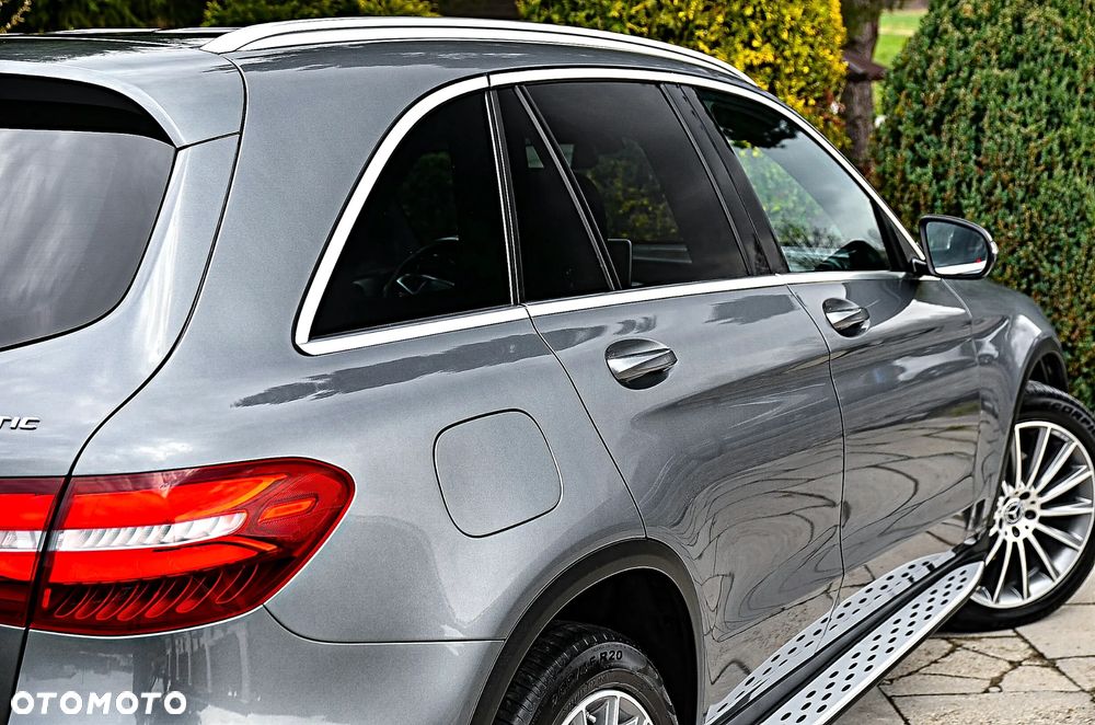 Mercedes-Benz GLC 250 4Matic 9G-TRONIC AMG Line - 17
