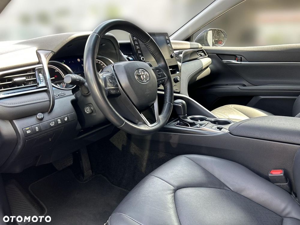 Toyota Camry 2.5 Hybrid Executive CVT - 13