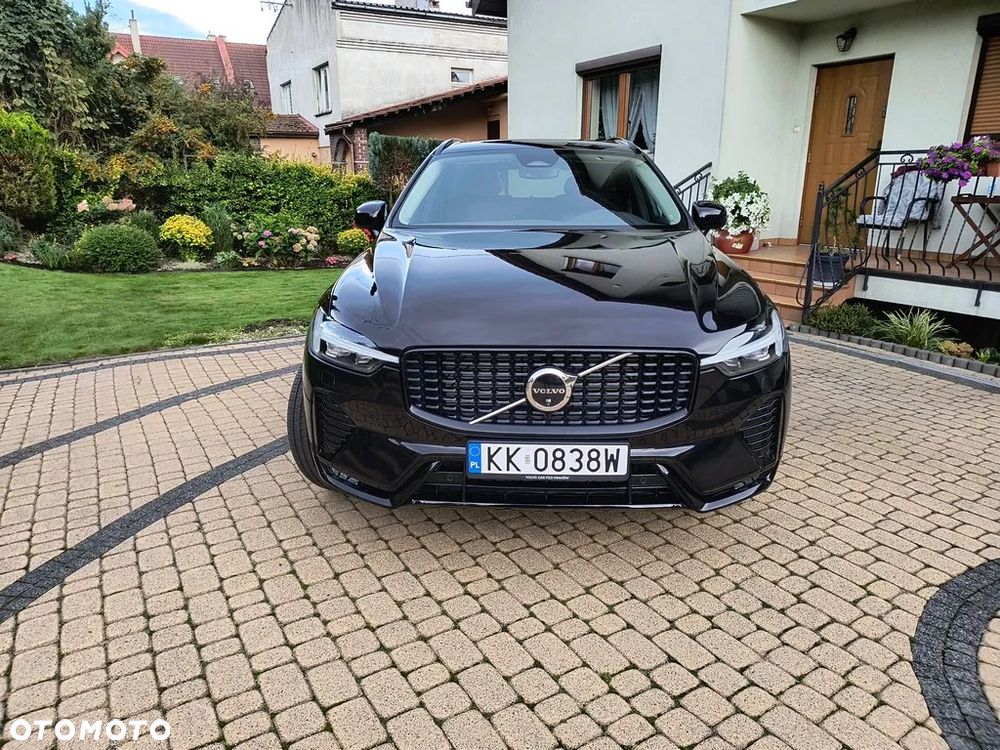 Volvo XC 60 B5 B AWD Plus Black Edition - 3