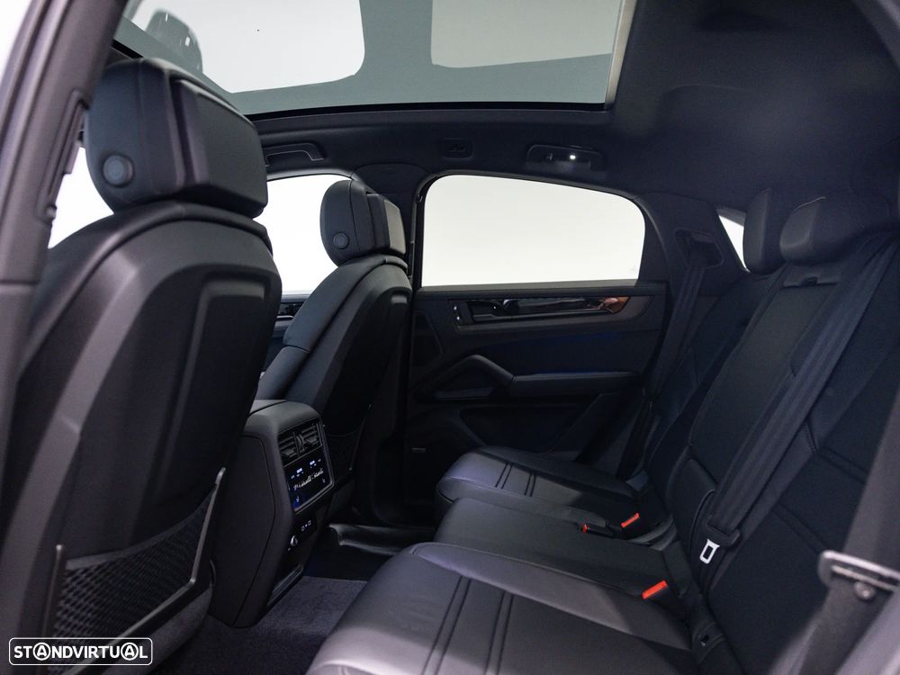 Porsche Cayenne Coupé E-Hybrid Black Edition - 39