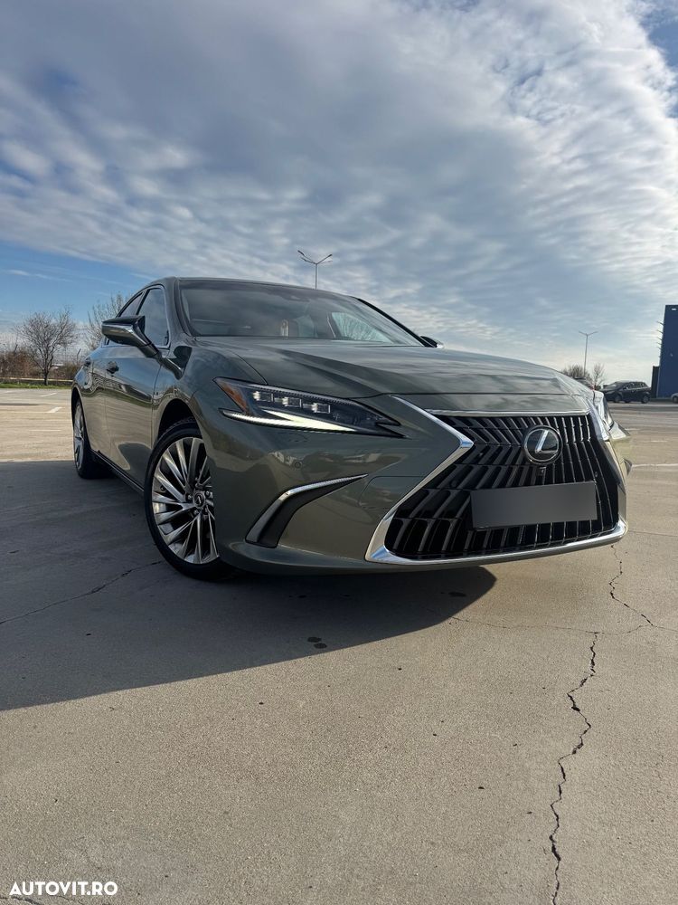 Lexus Seria ES 300h 2.5 TNGA HV 25H- 4X2 CVT Luxury - 1