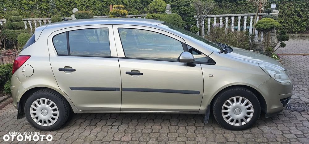 Opel Corsa 1.2 16V Cosmo - 3