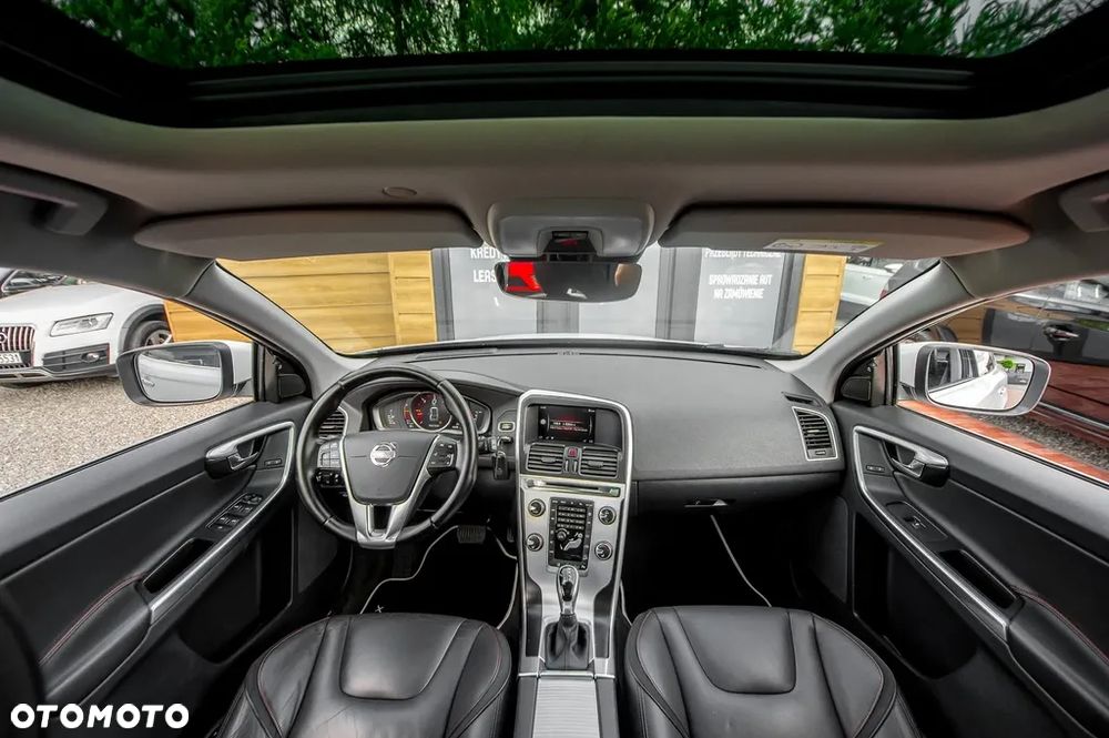 Volvo XC 60 D5 AWD Geartronic Ocean Race - 22