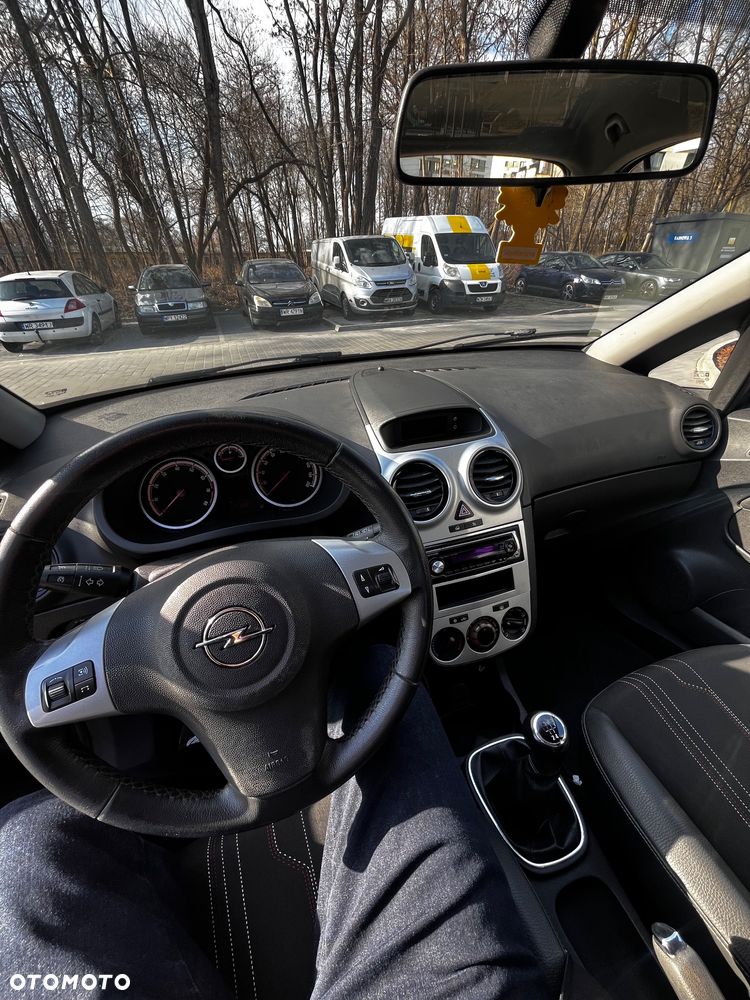 Opel Corsa 1.2 16V Cosmo - 11