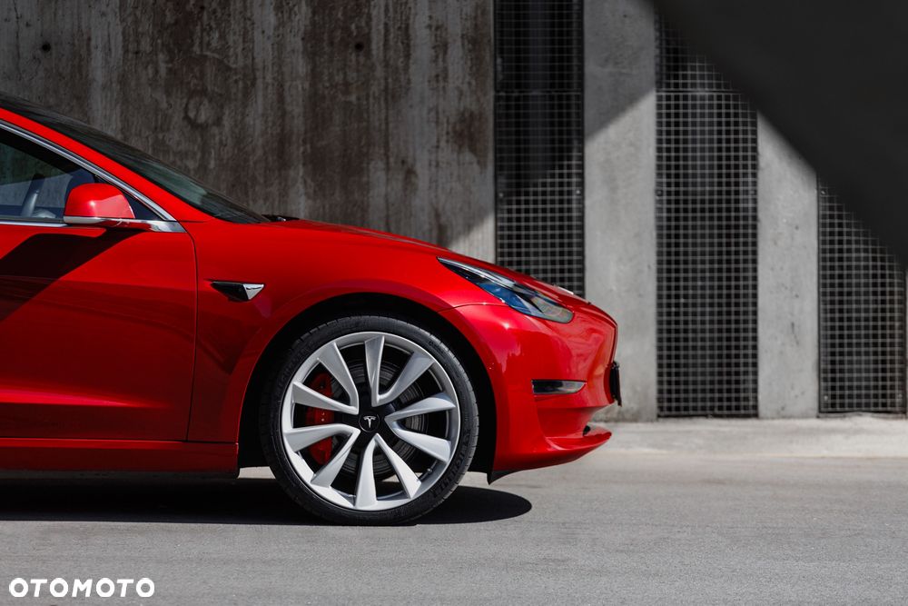 Tesla Model 3 - 10