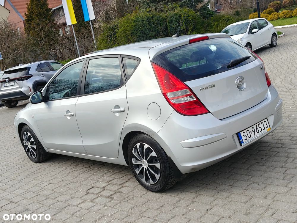 Hyundai i30 1.4 Classic + - 15