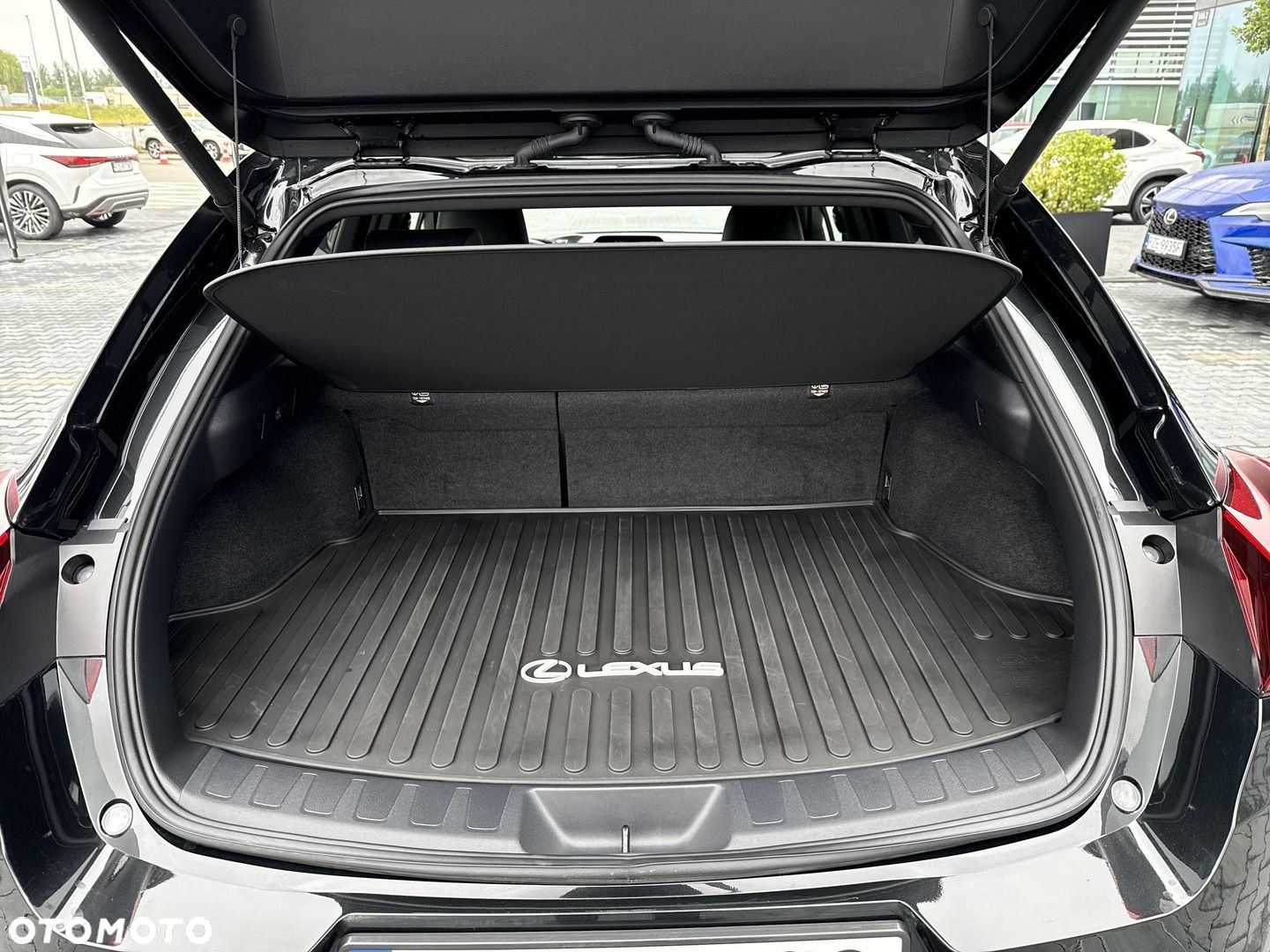 Lexus UX - 10