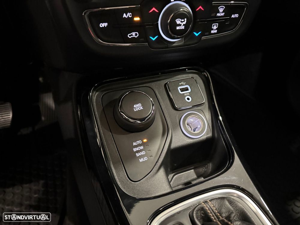 Jeep Compass 2.0 M-Jet Limited Auto - 10