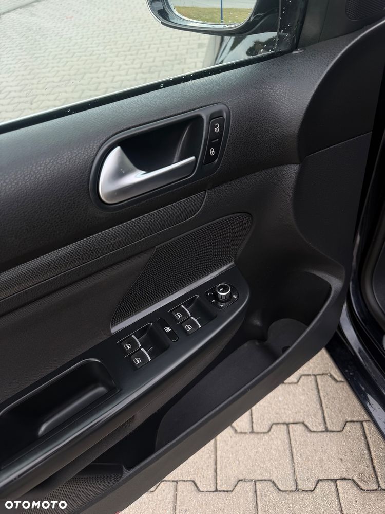 Volkswagen Golf 1.6 TDI DPF Style - 22