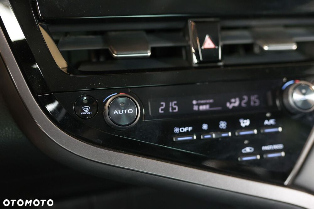 Toyota Camry - 35