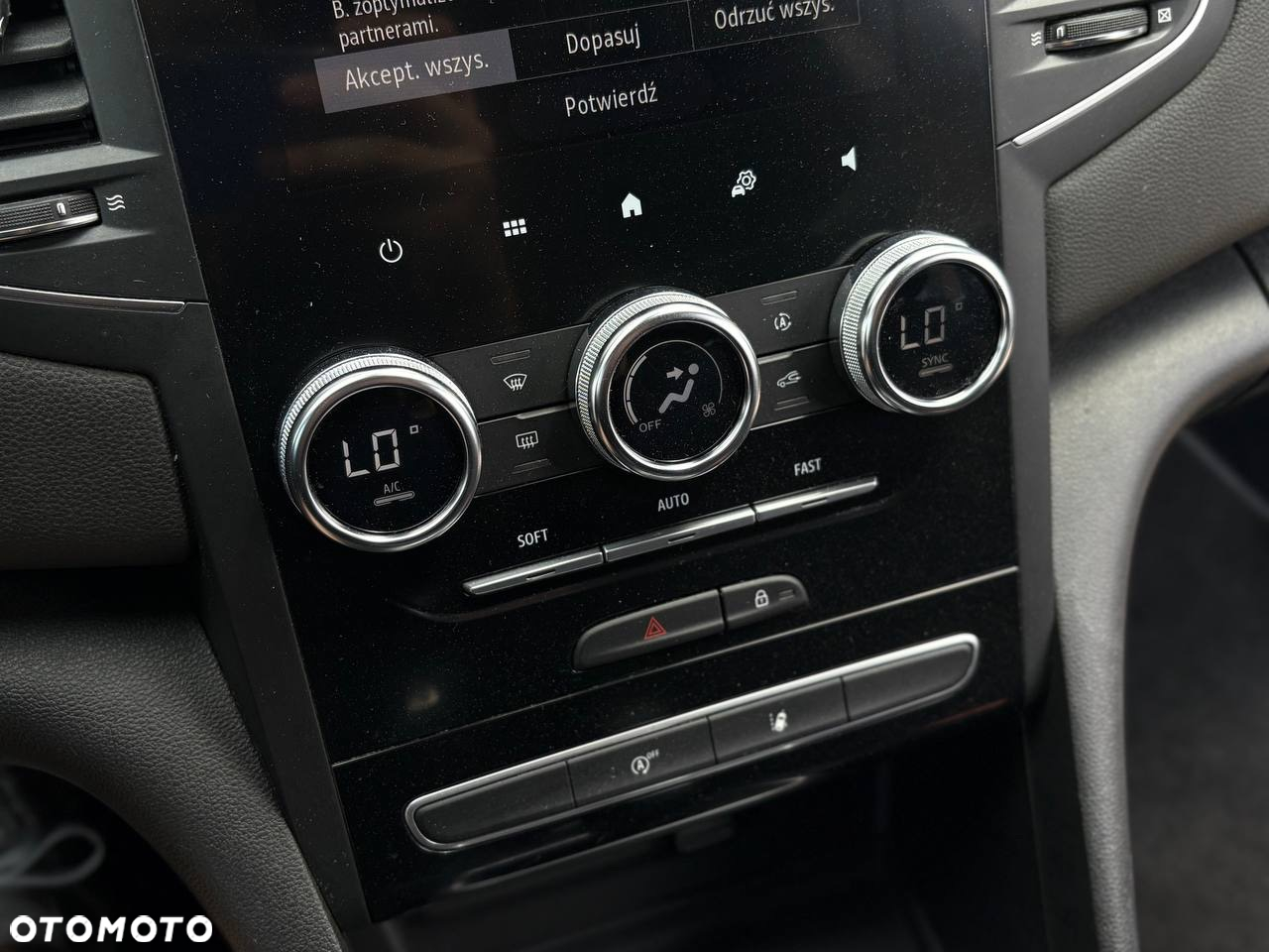 Renault Megane BLUE dCi 115 EDC BUSINESS EDITION - 29