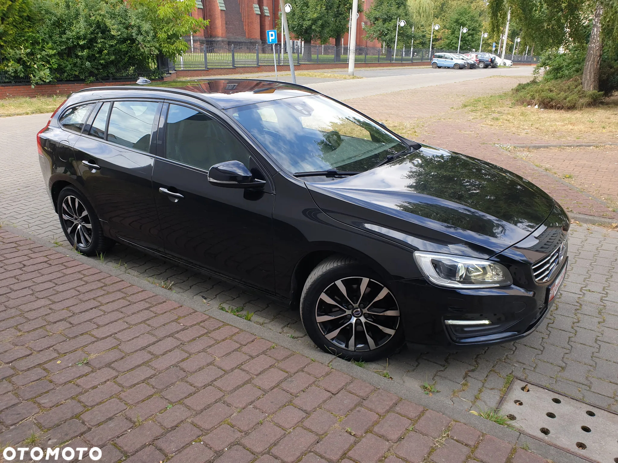Volvo V60 D4 Summum - 14
