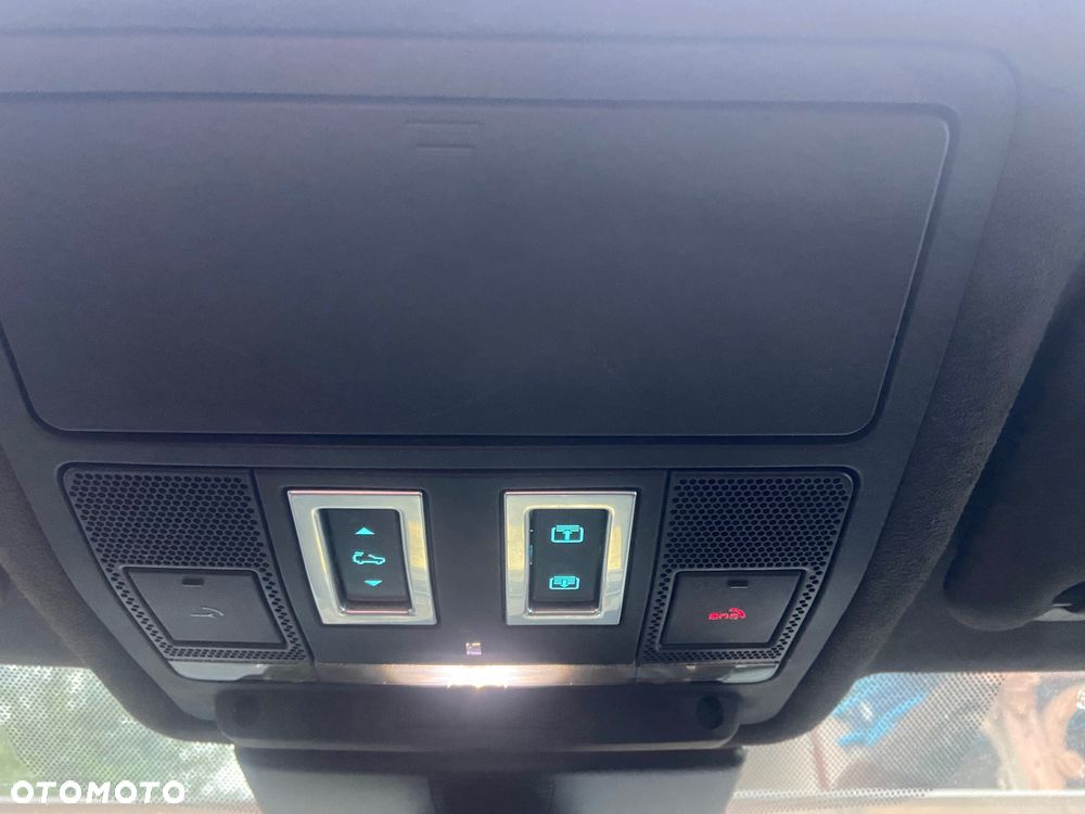 Jaguar F-Pace 2.0 i4P AWD R-Sport - 24