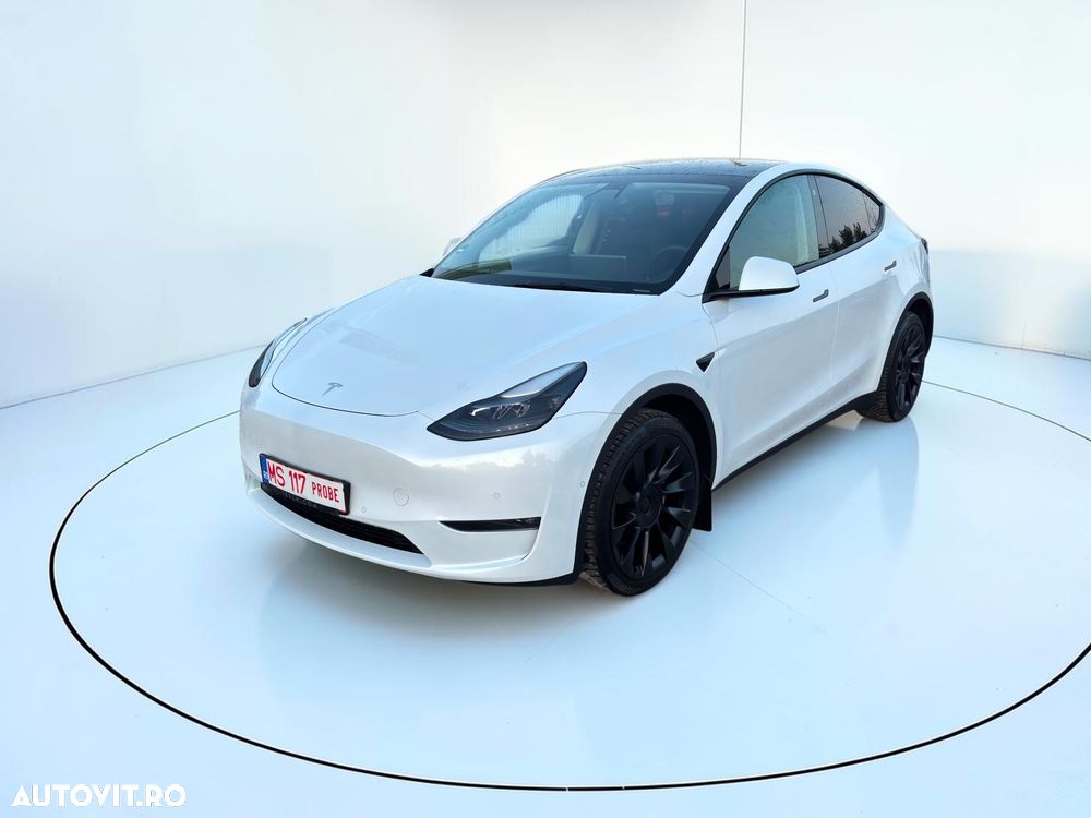 Tesla Model Y - 23