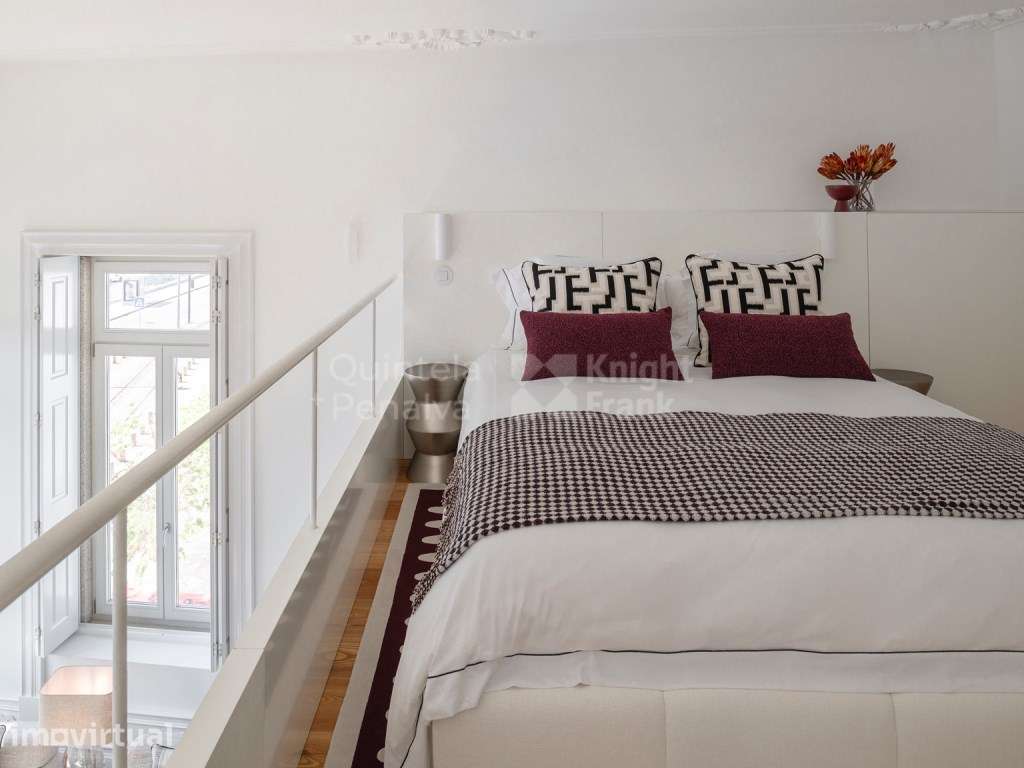 Apartamento T1+1 mezzanine com varanda junto ao Rio Douro - Grande imagem: 2/50