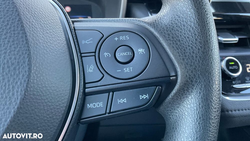 Toyota Corolla Sedan 1.8 HSD Business - 28