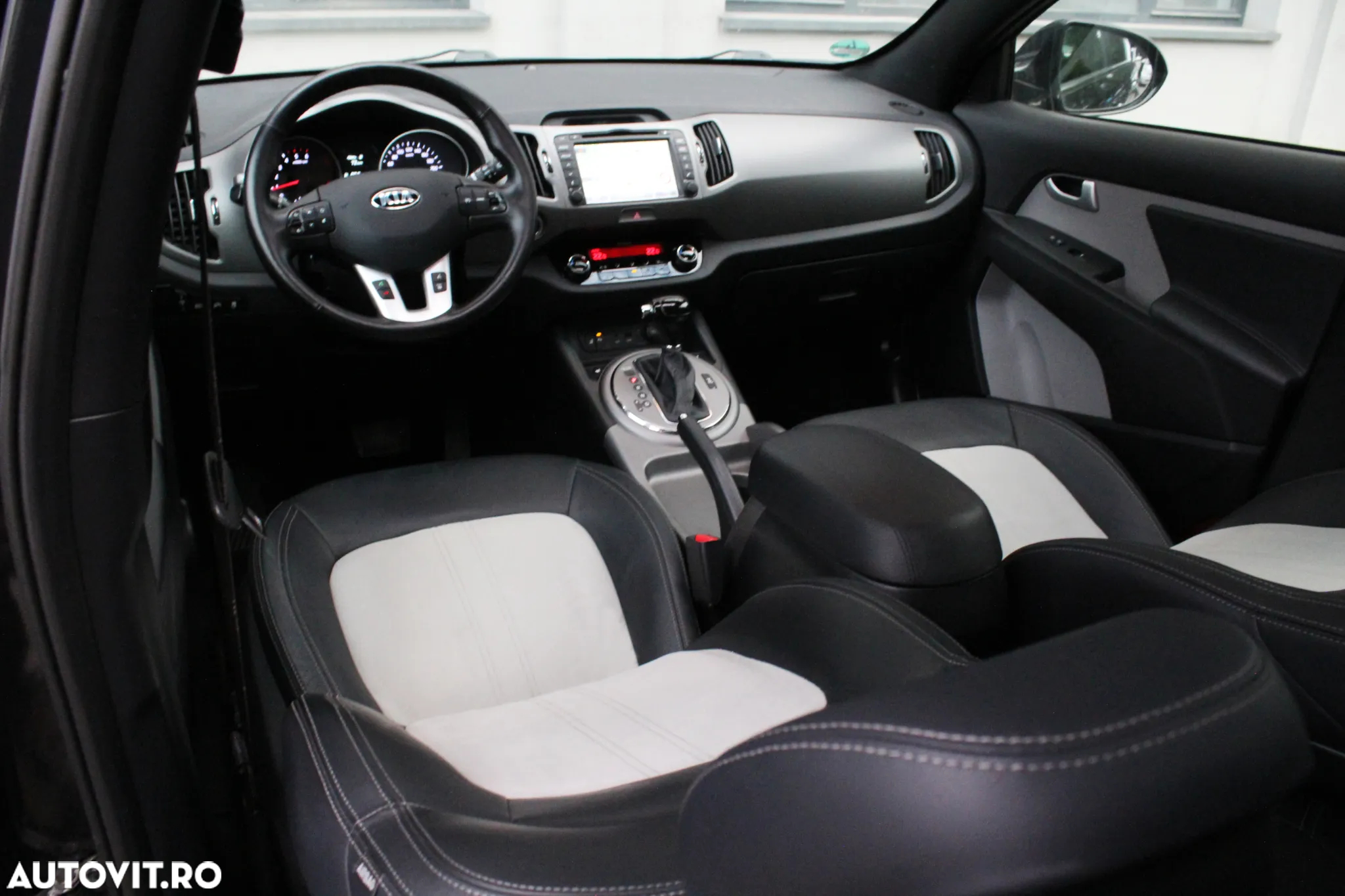 Kia Sportage 2,0 CRDI AWD Aut. Platinum - 6