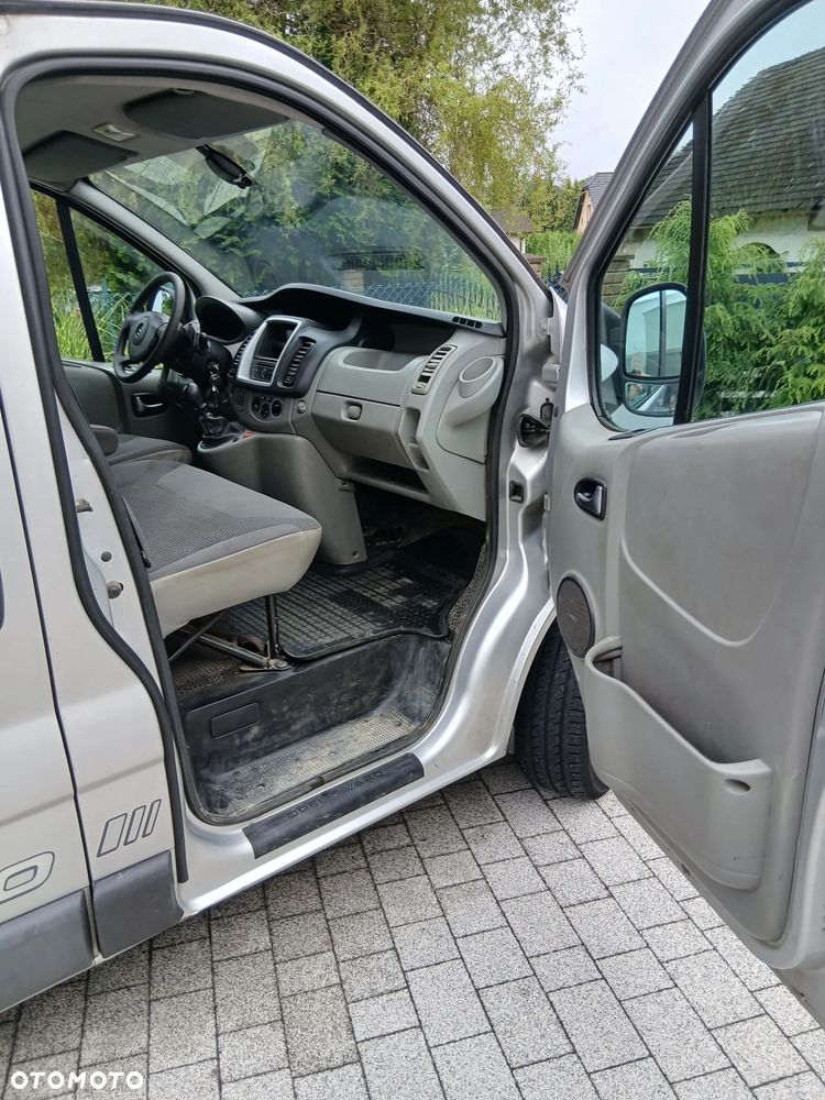 Opel Vivaro - 10