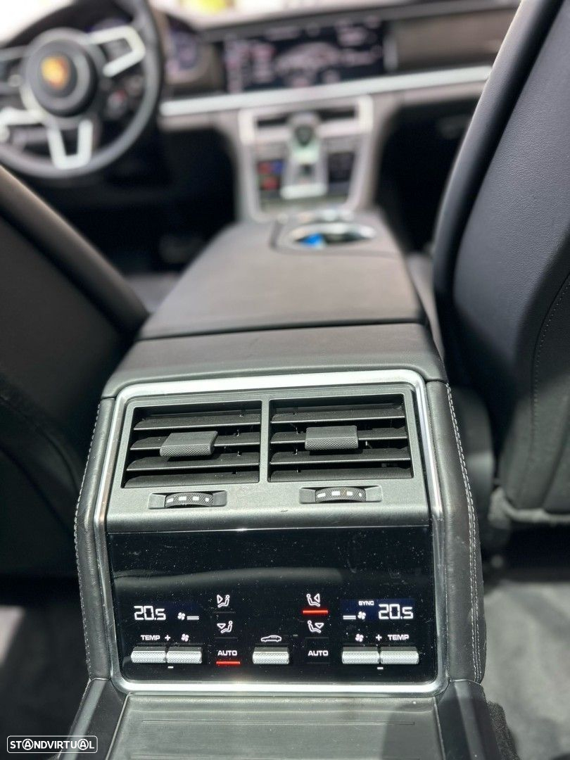 Porsche Panamera Sport Turismo 4 E-Hybrid - 11