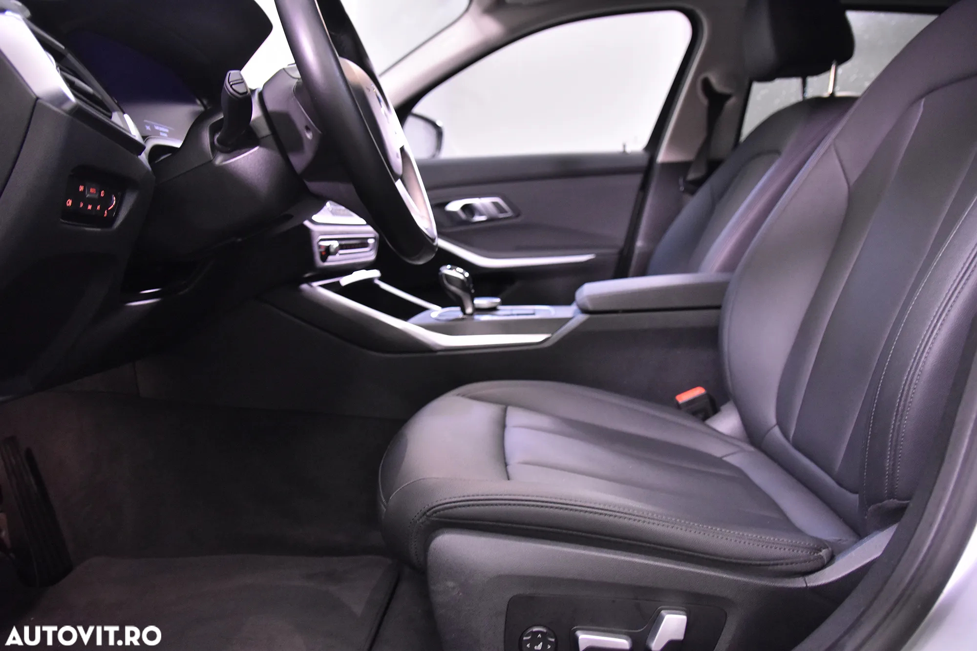 BMW Seria 3 330e Touring Aut. - 24