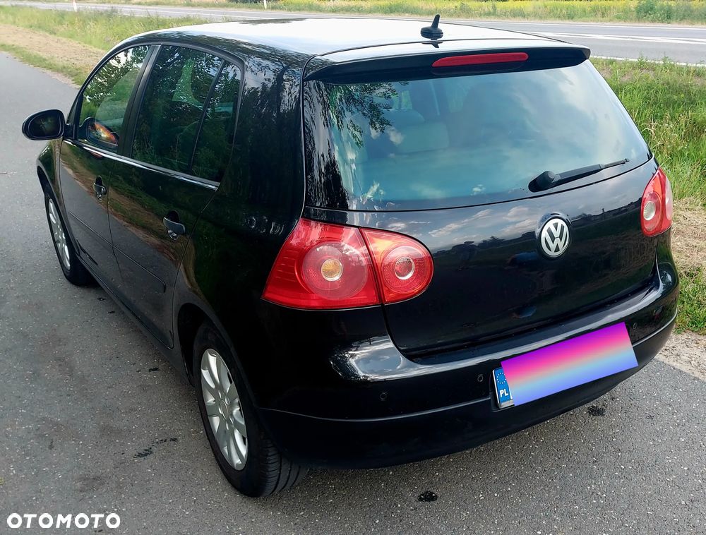 Volkswagen Golf 2.0 FSI Comfortline - 4