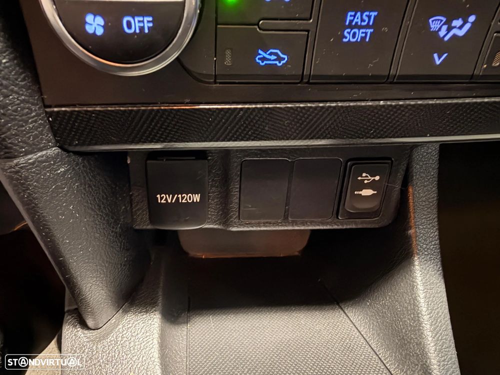 Toyota Auris Touring Sports 1.4 D-4D Com+P.Sport +Navi - 23