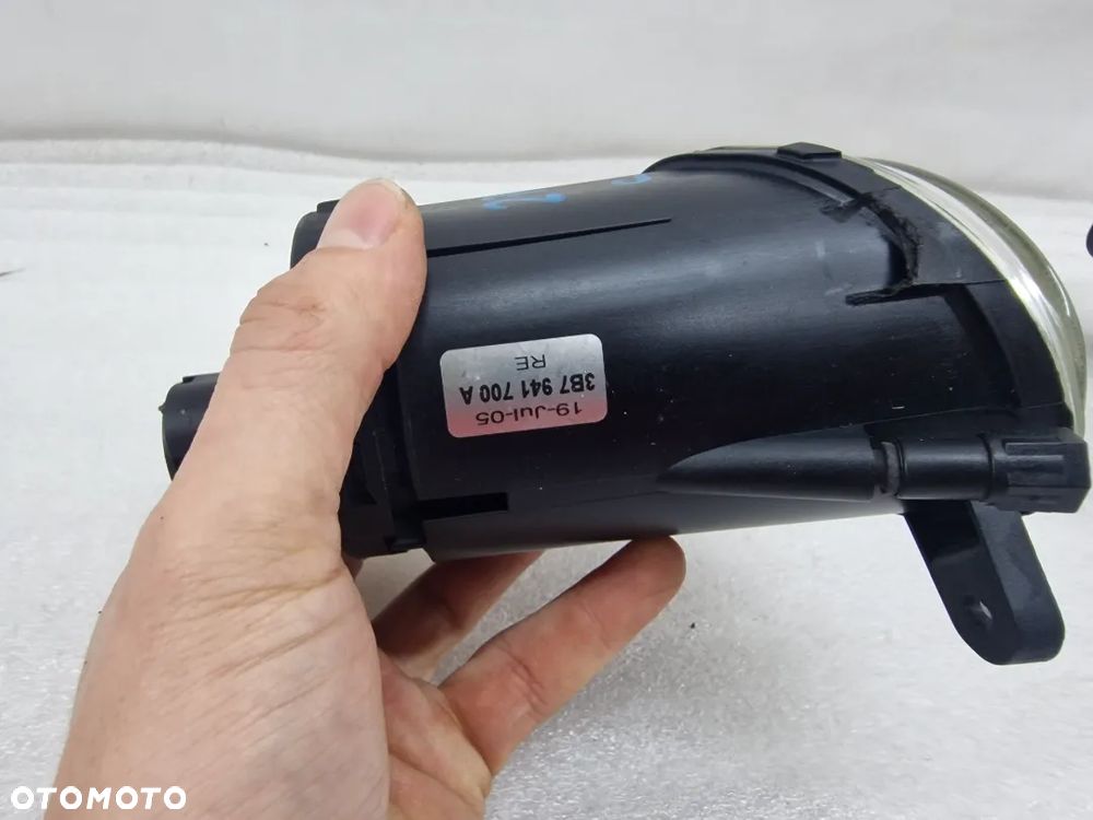 VW PASSAT B5 LIFT 00-05 LEWY / PRAWY HALOGEN , NR 3B7941700A / 3B7941699A  , NR AUKCJI H27 - 14