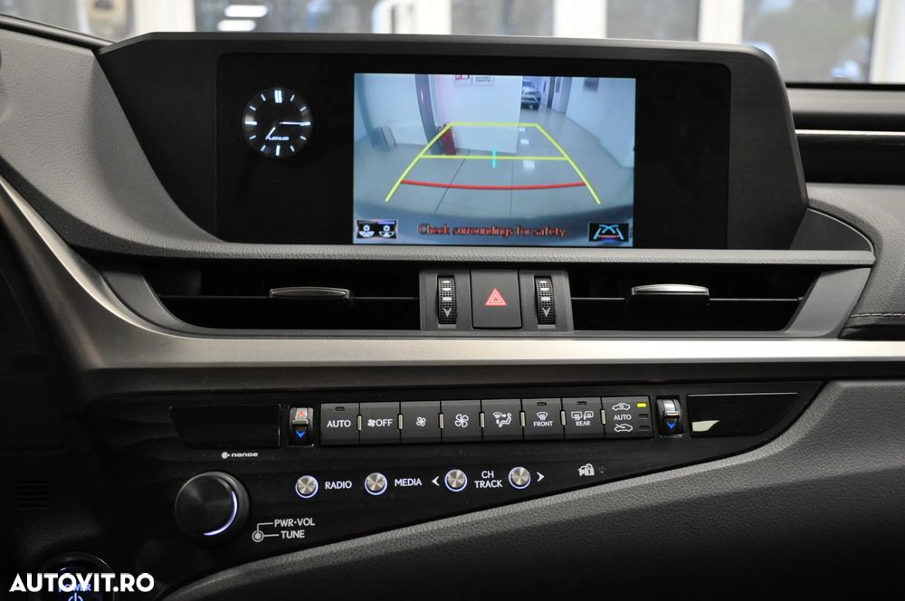 Lexus Seria ES 300h Executive - 13