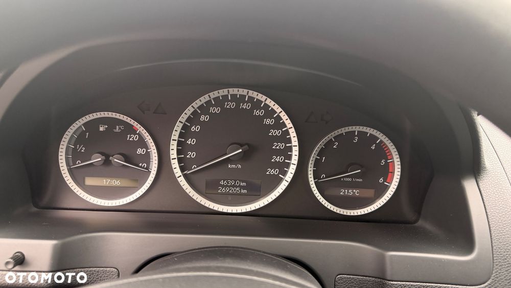 Mercedes-Benz Klasa C 220 CDI DPF Elegance - 12