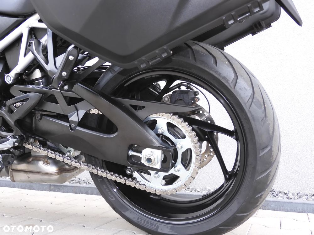 Suzuki GSX - 32