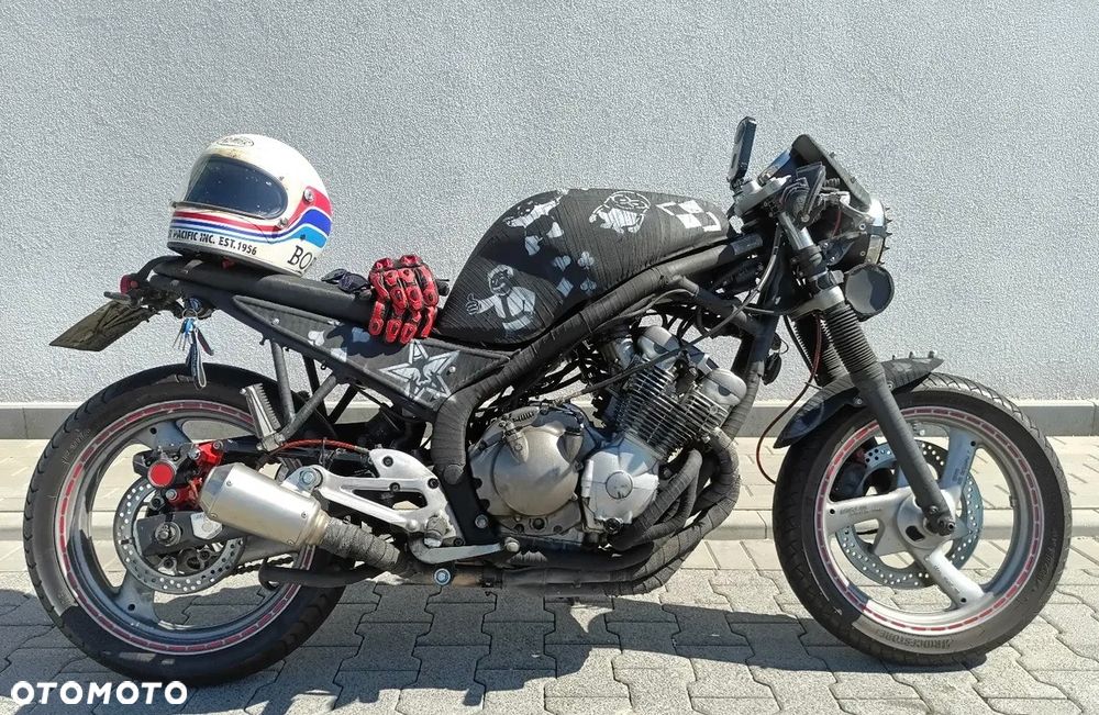 Yamaha XJ - 1