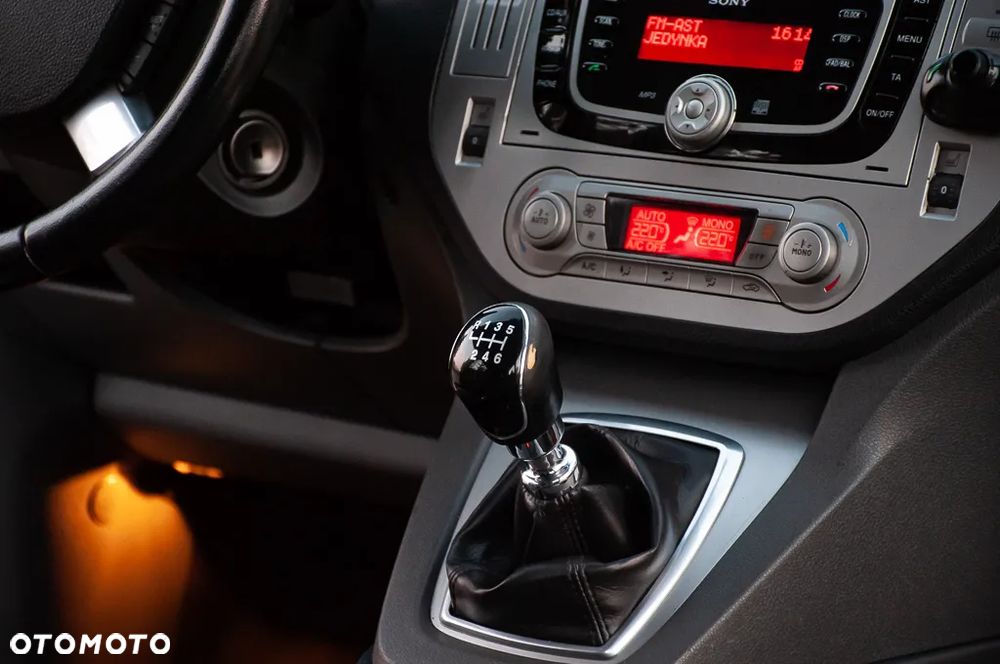 Ford Kuga 2.0 TDCi Titanium - 12